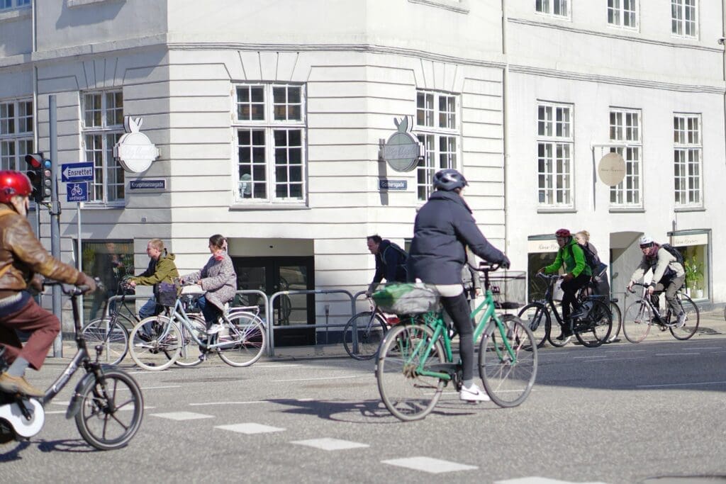 Das Fahrrad als Transportmittel zu und von der Arbeit ist in Kopenhagen sehr verbreitet und beliebt