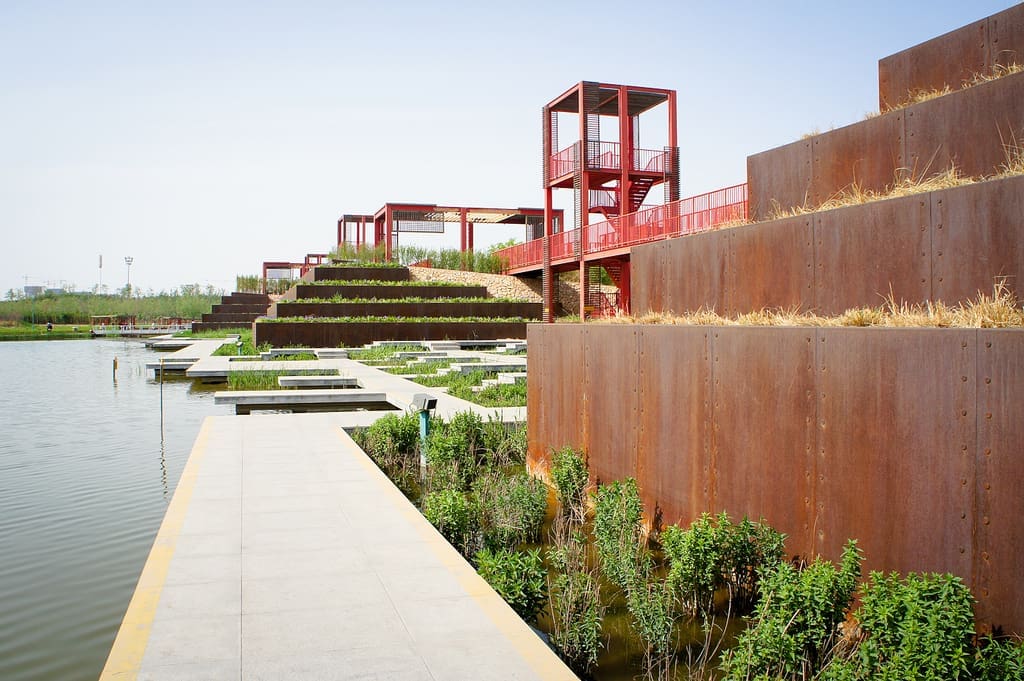 China: Tianjin Qiaoyuan Wetland Park wurde auf einem ehemaligen Schießplatz und einer Mülldeponie errichtet